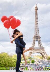 stock-photo-couple-paris-balloons-couples-paris-sightseeing-lovely-couple-romantic-paris-couple-traveling-helium-balloons-a1ff671a-ae08-4865-b632-c5d0286a0afa